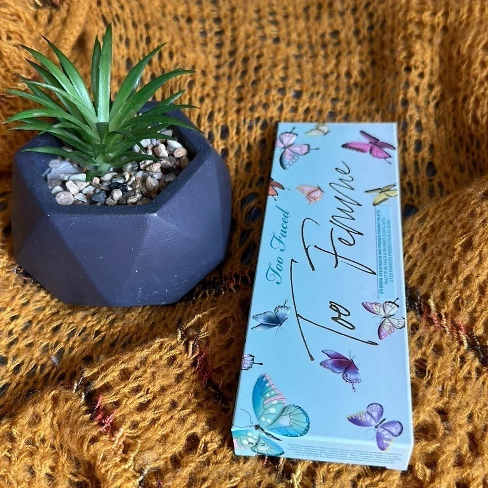 NIB too faced too femme ethereal eyeshadow and pressed pigmane palette